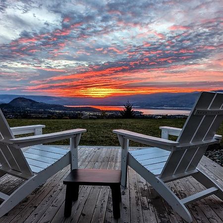 Autumn Lane B&B, Farmhouse Elegance & Stunning Lakeviews West Kelowna Εξωτερικό φωτογραφία