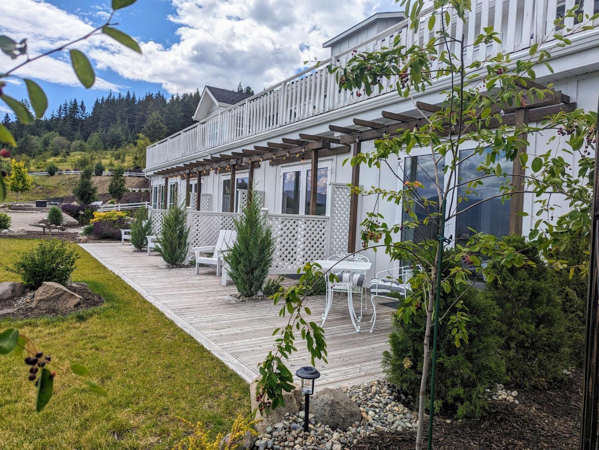 Autumn Lane B&B, Farmhouse Elegance & Stunning Lakeviews West Kelowna Εξωτερικό φωτογραφία