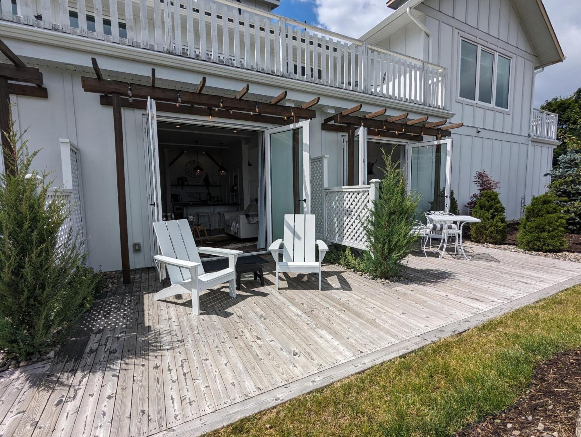 Autumn Lane B&B, Farmhouse Elegance & Stunning Lakeviews West Kelowna Εξωτερικό φωτογραφία